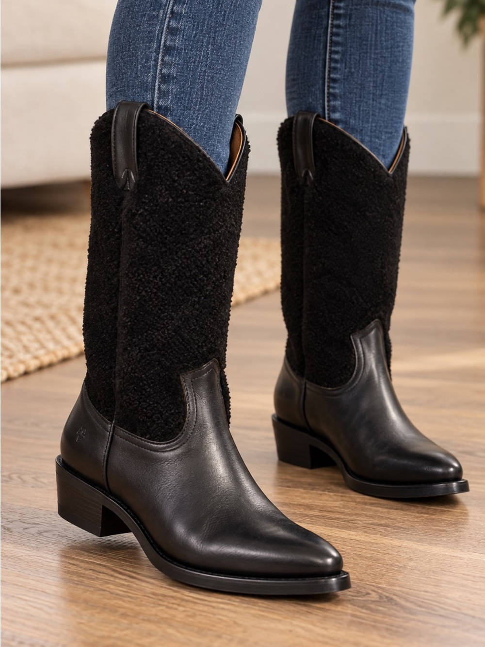 FRYE WOMEN'S BILLY PULL-ON SHEARLING WESTERN BOOTS - MEDIUM
TOE NWT Sz 10